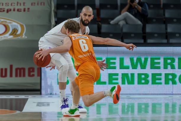 应该承担相 应该承担相